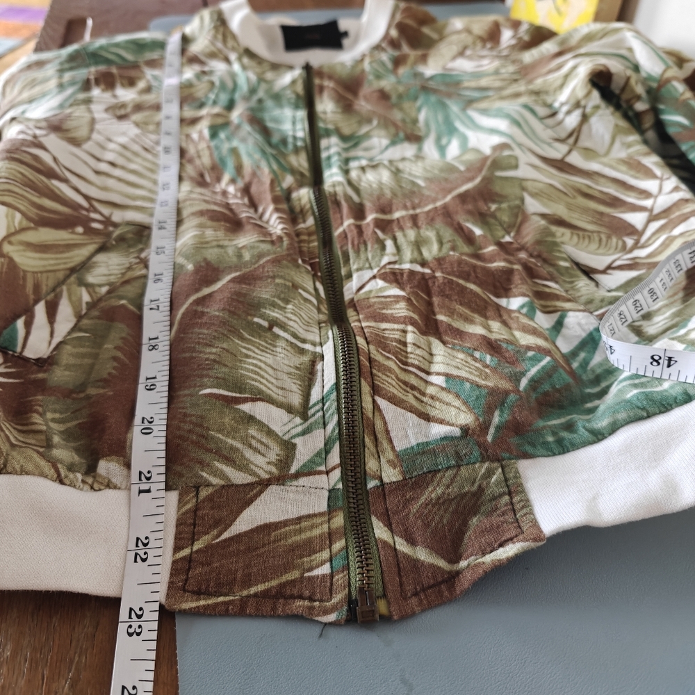 Jungle safari leaf print bomber jacket - Size Small - vacation, resort, summer - Picture 10 of 12